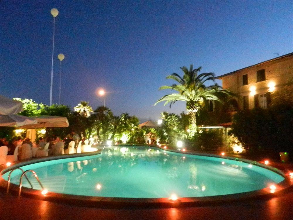 Hotel Villa Maremonti Marina di Massa Εξωτερικό φωτογραφία